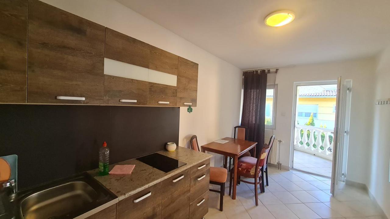 Yellow Sun 2 Apartman Apartamento Siófok Exterior foto