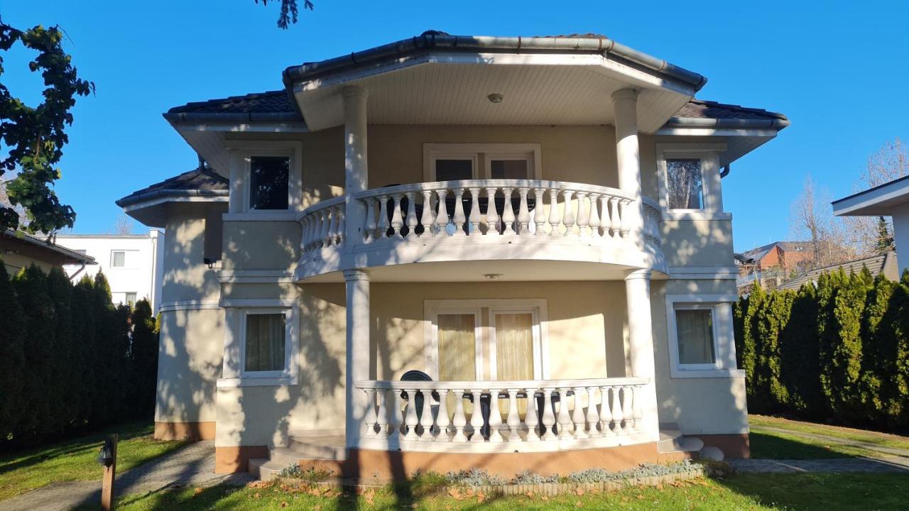 Yellow Sun 2 Apartman Apartamento Siófok Exterior foto