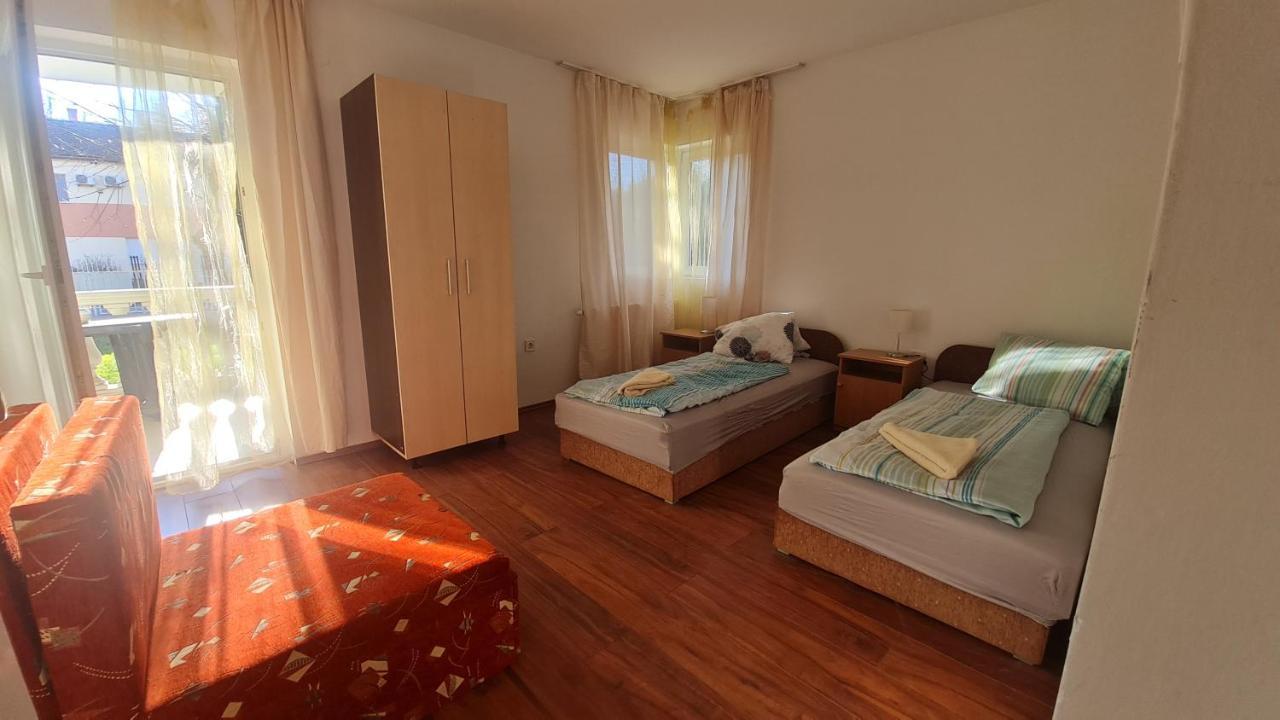 Yellow Sun 2 Apartman Apartamento Siófok Exterior foto