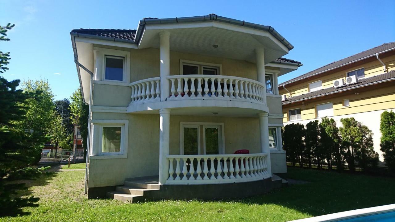 Yellow Sun 2 Apartman Apartamento Siófok Exterior foto